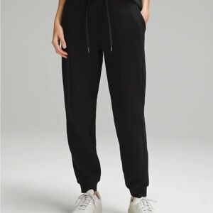 Lululemon- Black Women's Jogger Pants - High Rise Jogger - Size 8